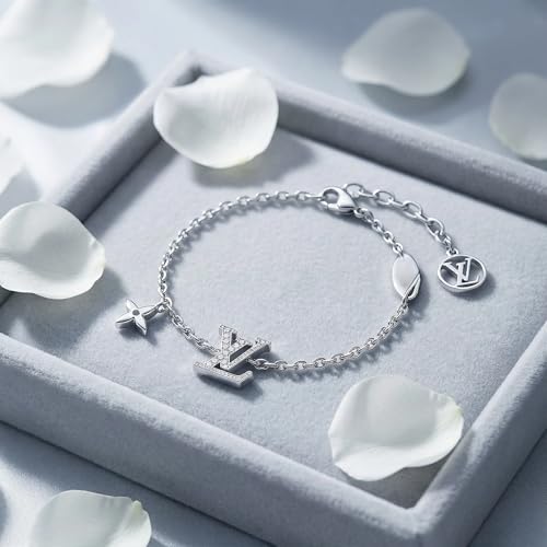 doorammy Minimalist Chain Bracelet with Letter & Star Charms, Shiny Crystal Accents, Adjustable Length (Silver Tone)