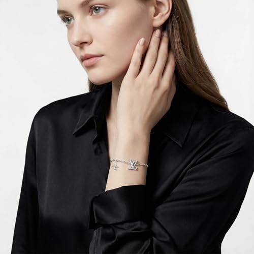 doorammy Minimalist Chain Bracelet with Letter & Star Charms, Shiny Crystal Accents, Adjustable Length (Silver Tone)